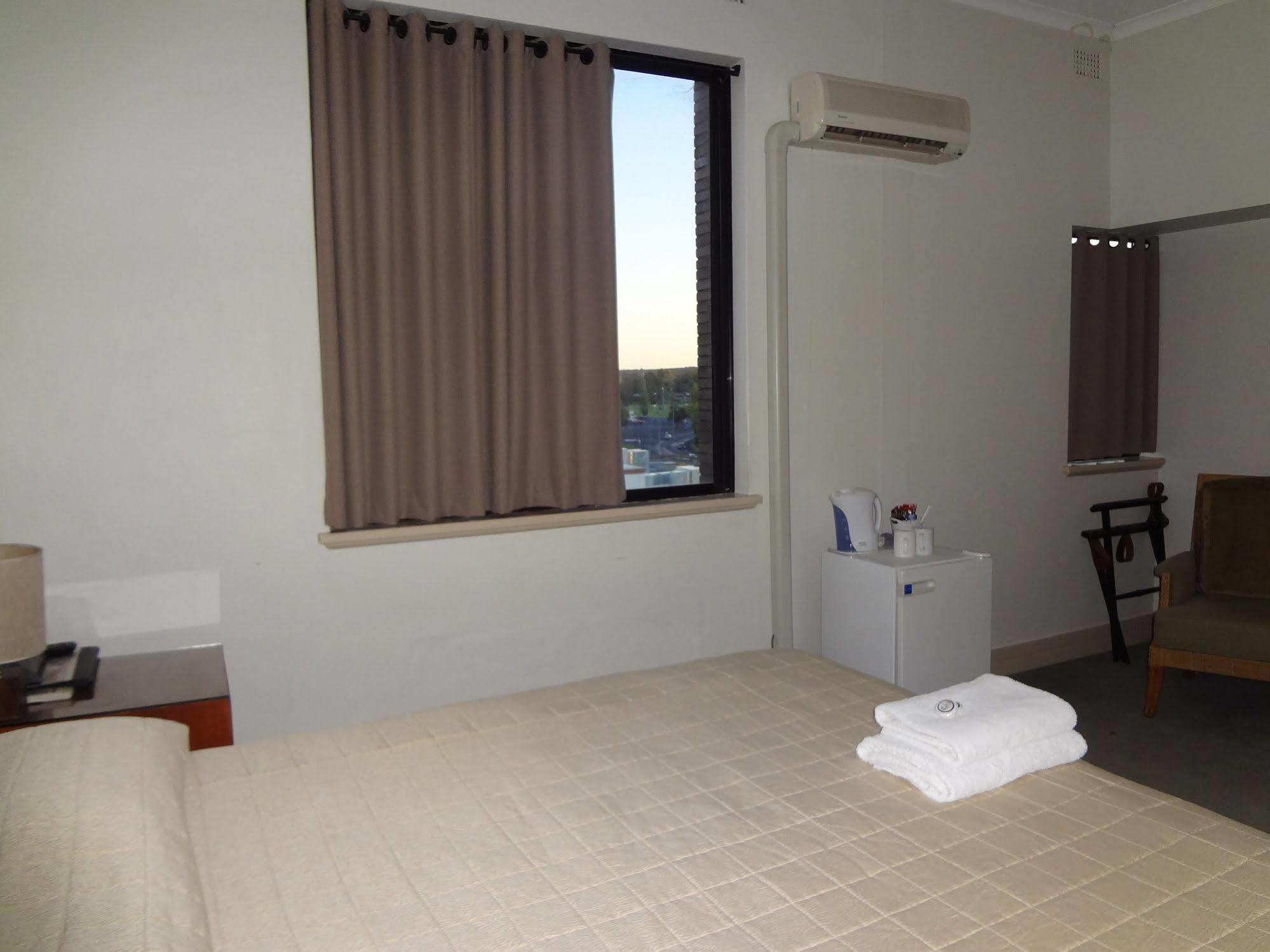Amaroo Hotel Dubbo Bagian luar foto