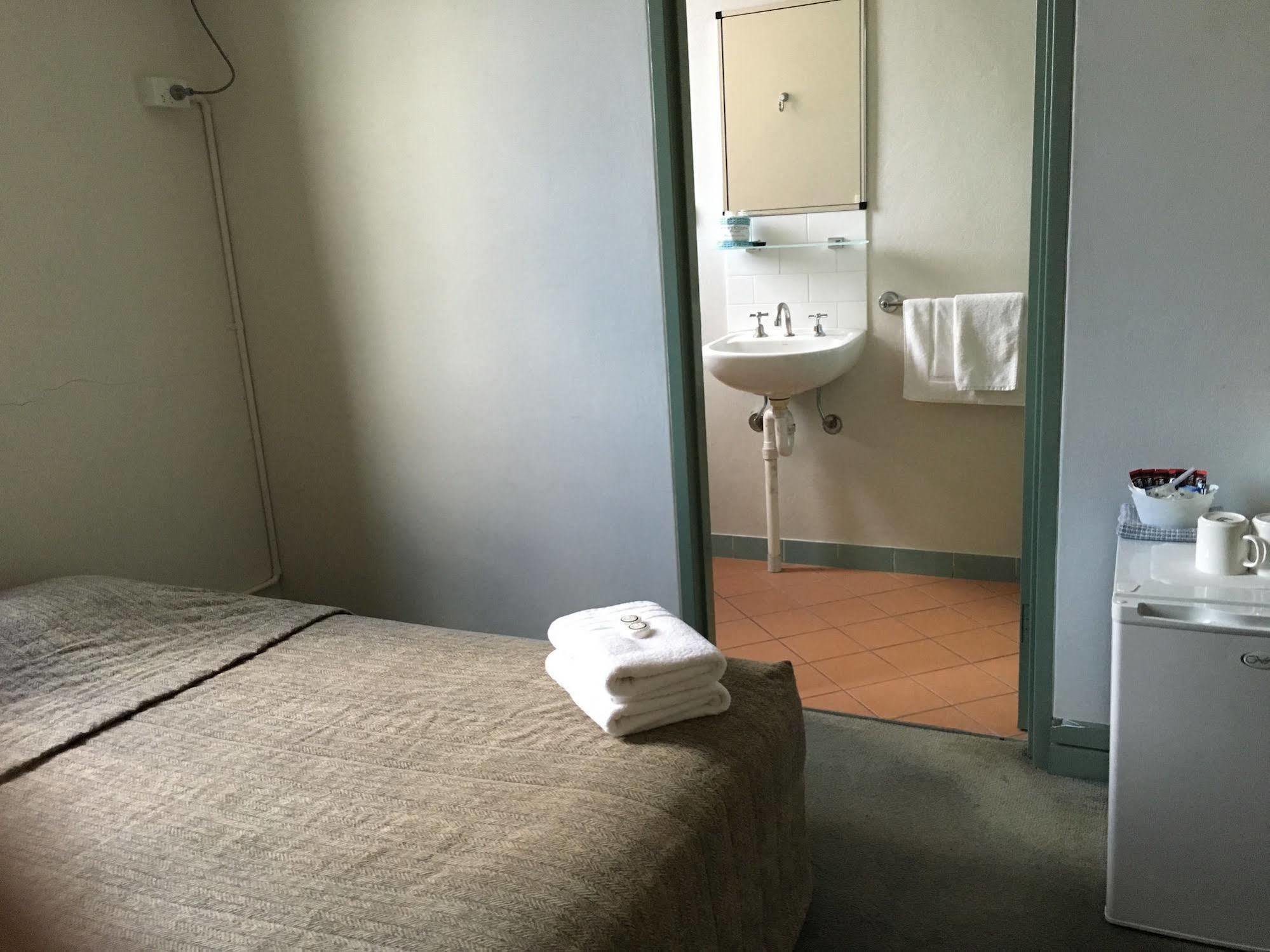 Amaroo Hotel Dubbo Bagian luar foto
